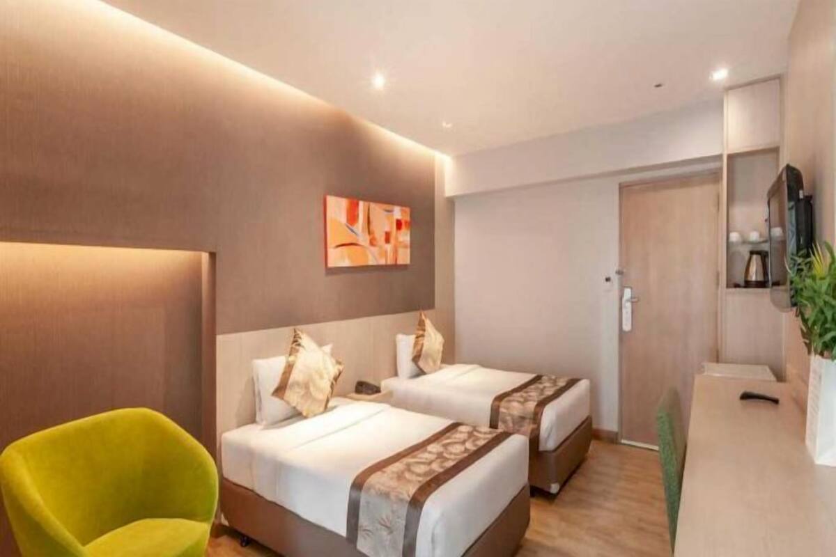Premium bedding, desk, free WiFi, bed sheets