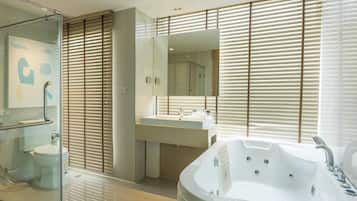 Superior Twin Room | Bathroom