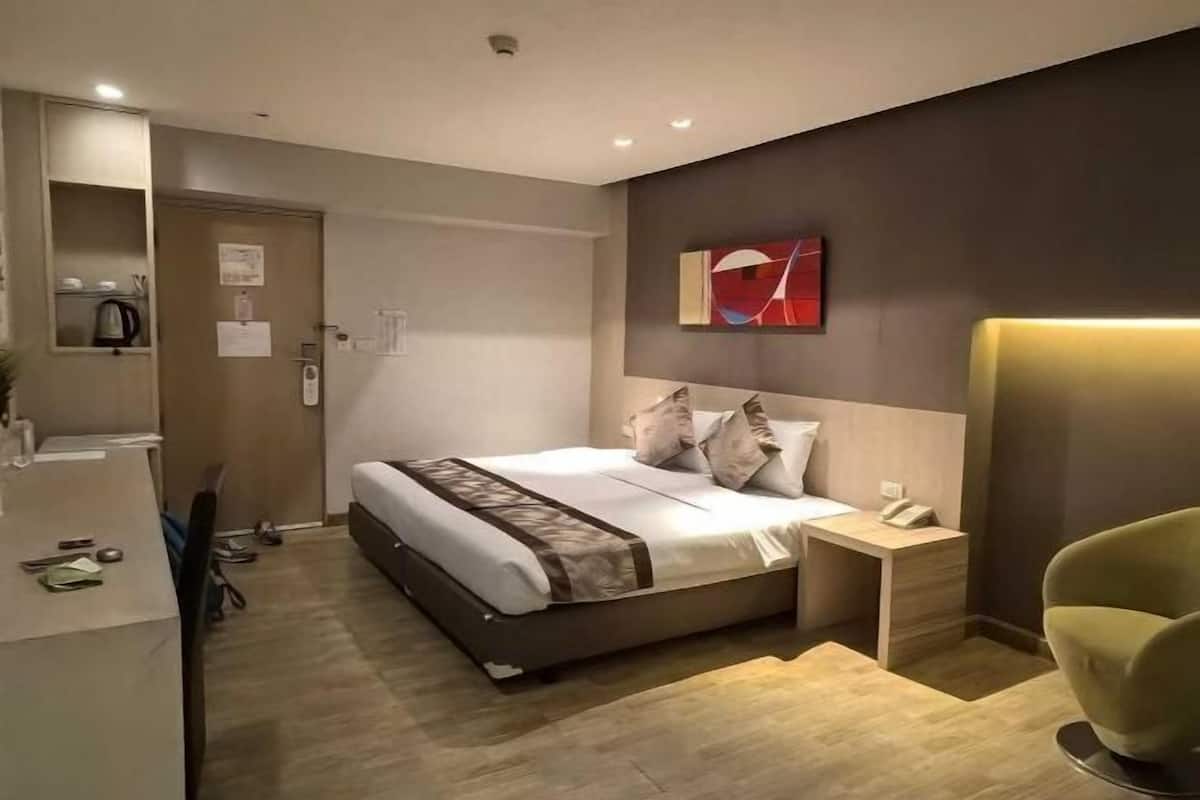 Biancheria da letto di alta qualità, una scrivania, Wi-Fi gratuito