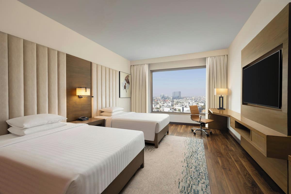 club room, 1 king bed | pool | outdoor pool