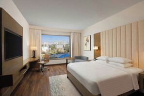 Room, 1 King Bed, Non Smoking | Premium bedding, minibar, in-room safe, desk - Courtyard by Marriott Gurugram Downtown (Gurugram)