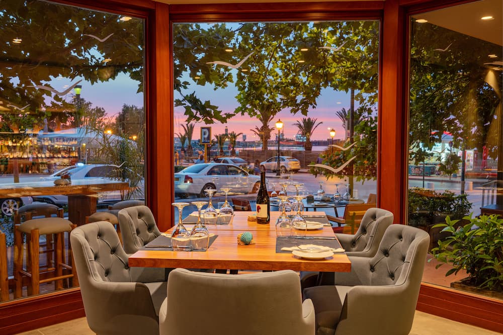 Kyma Suites Beach Hotel