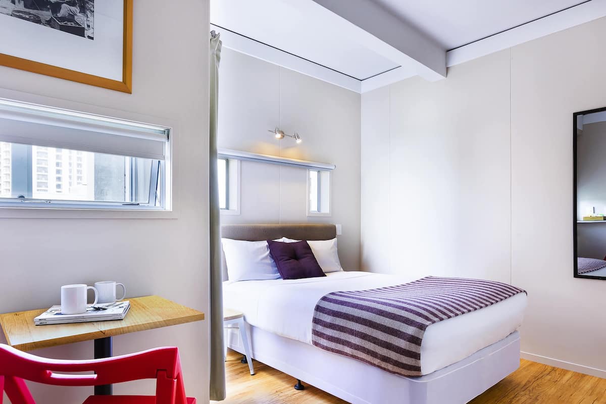 Deluxe Studio, 1 Double Bed (High Floor) | Desk, iron/ironing board, WiFi (free), bed sheets