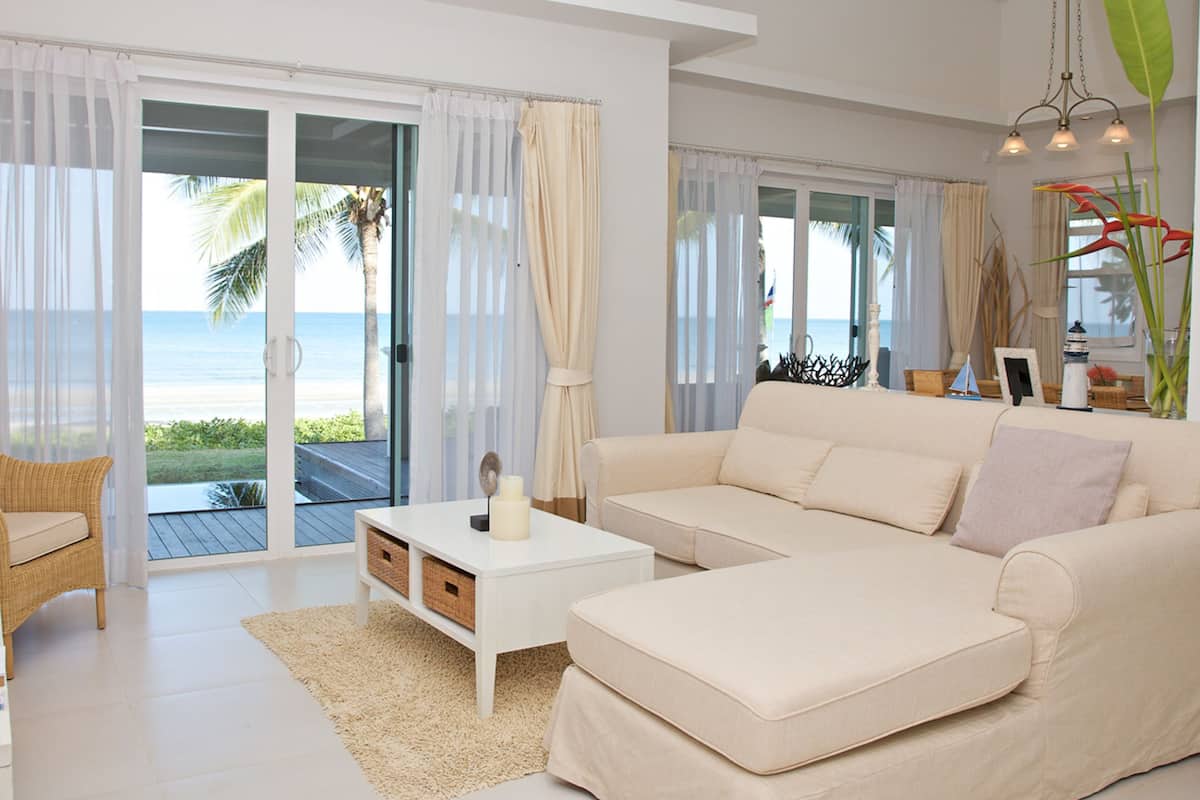 Premium bedding, free minibar items, in-room safe, desk