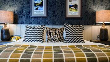 Accessible Double Room | Desk, laptop workspace, soundproofing, iron/ironing board
