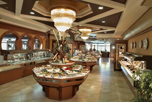 Breakfast, lunch and dinner served