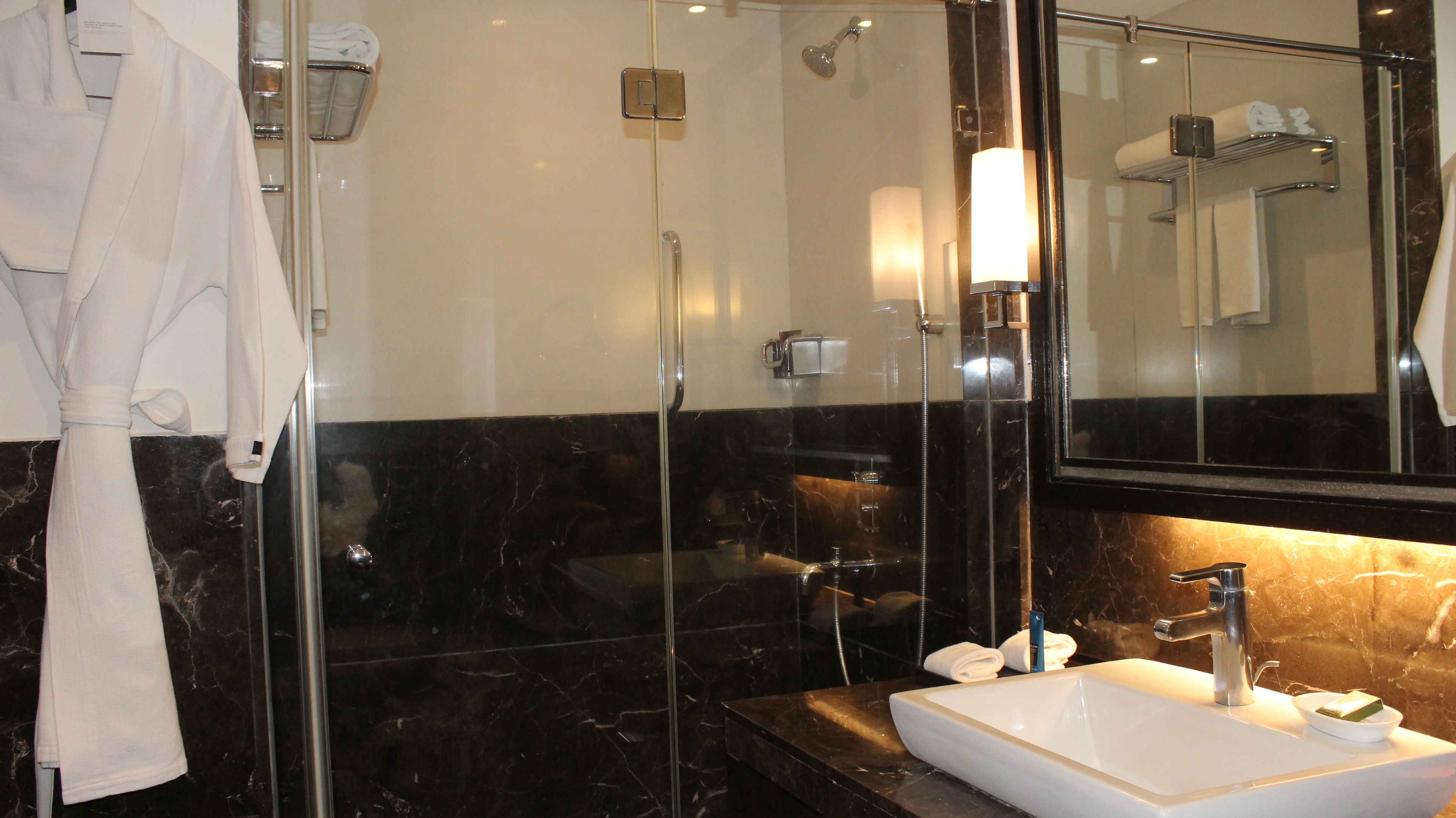 rainfall showerhead, free toiletries, hair dryer, slippers