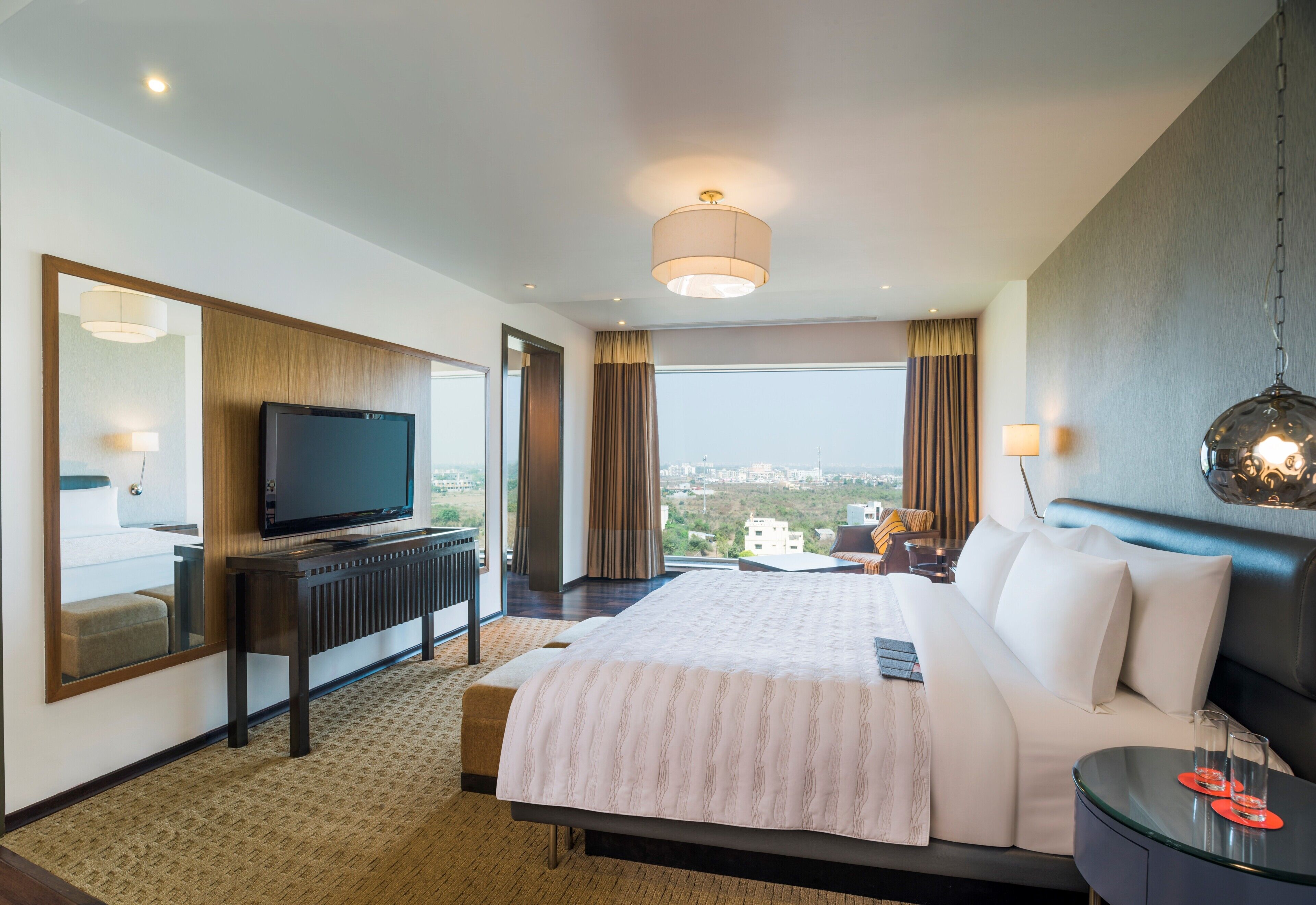 Minibar, in-room safe, desk, laptop workspace