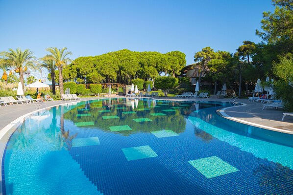 2 indoor pools, 11 outdoor pools, free pool cabanas, pool umbrellas