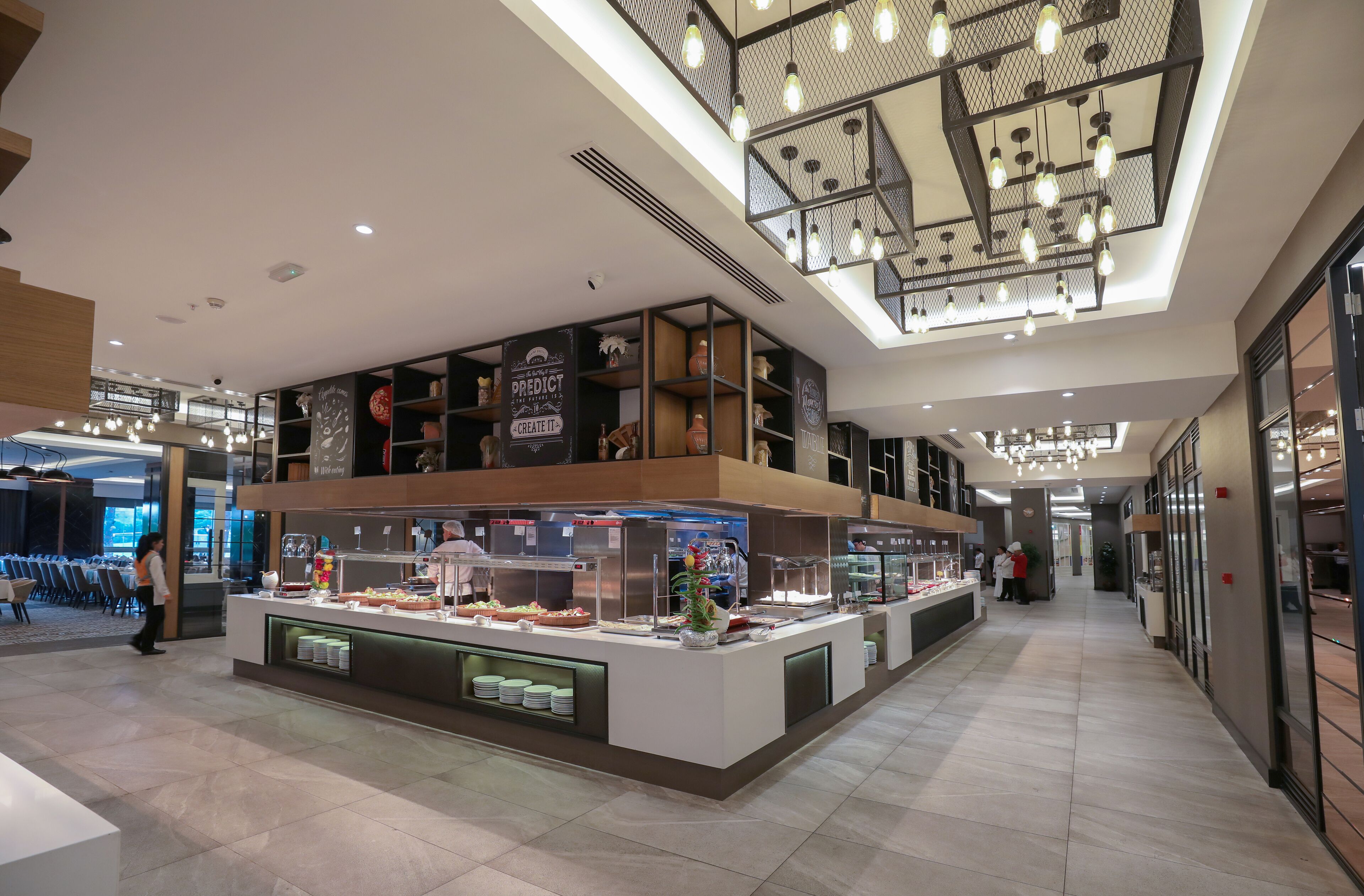 7 间餐厅，供应早餐