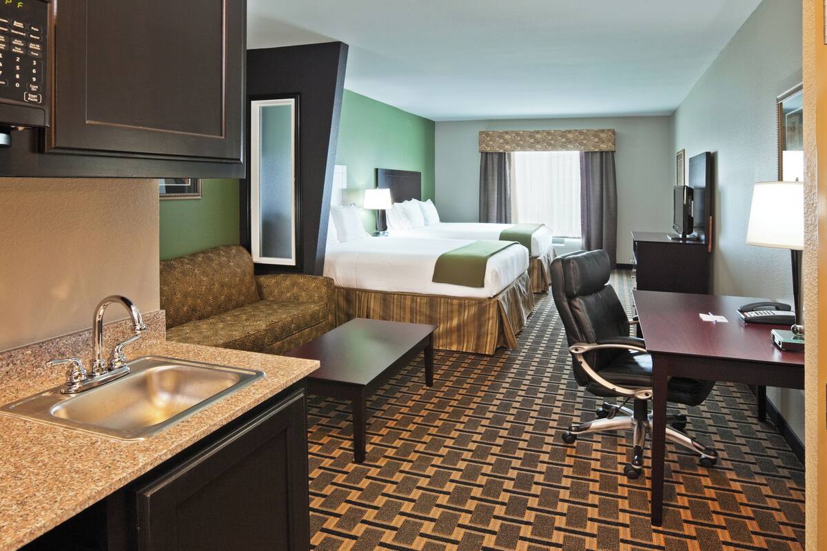 in-room safe, desk, iron/ironing board, free cots/infant beds