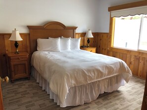 Free WiFi, bed sheets - Bay Meadows Resort (Big Bear Lake)