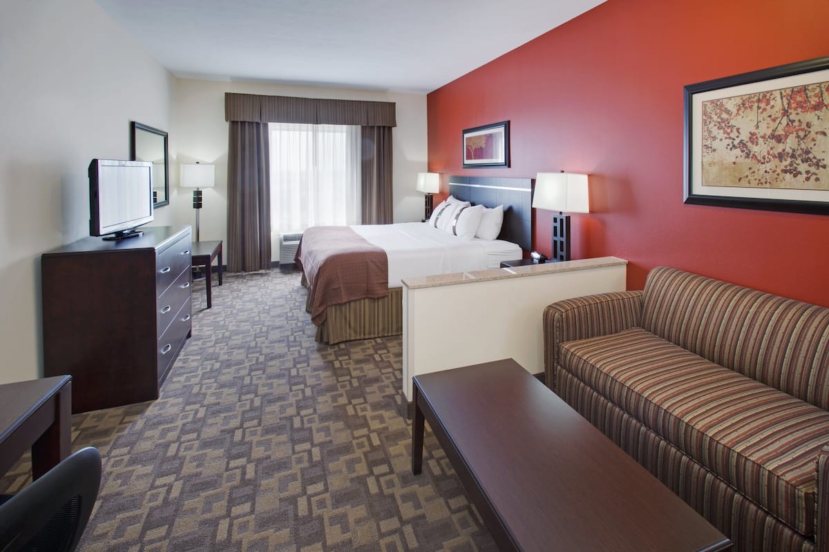 Cofres nos quartos, escrivaninha, espaço de trabalho para notebook