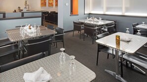 Restaurant - Holiday Inn Lincoln Southwest by IHG (Lincoln)