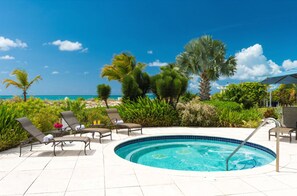 Kültéri pezsgőfürdő