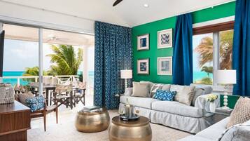 Condo Cao cấp, 3 phòng ngủ, quang cảnh biển, sát bãi biển | Phòng khách | TV màn hình phẳng 32-inch có truyền hình cáp, TV, đầu đĩa DVD