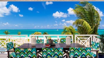 Luxury Condo, 3 Bedrooms, Sea View, Beachfront | Balcony