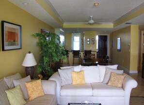Condo, 2 Bedrooms, Ocean View, Beachfront | Living area