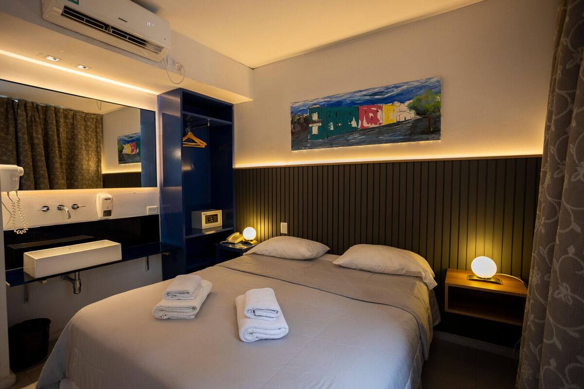 加厚床垫、遮光窗帘、隔音、免费 WiFi