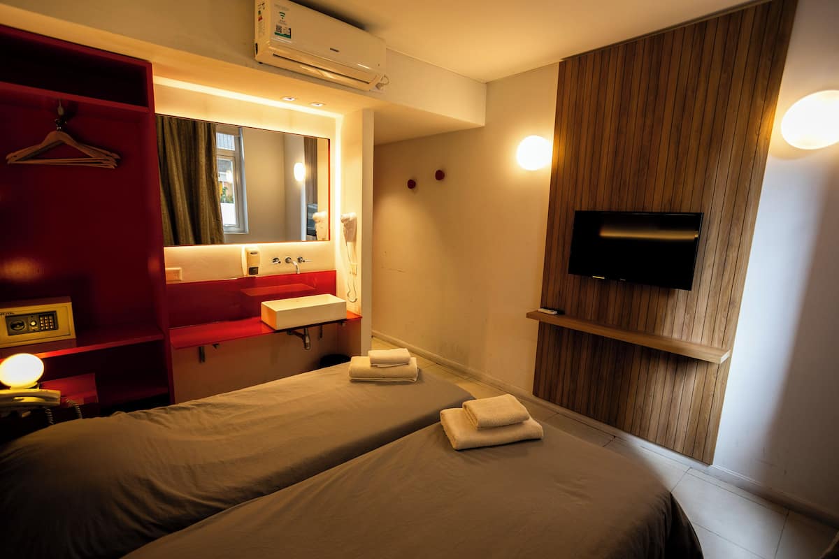 Pillowtop-Betten, Verdunkelungsvorhänge, schallisolierte Zimmer