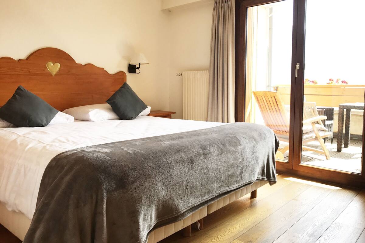 Double Room, Balcony, Mountain View | In-room safe, desk, cots/infant beds, free WiFi