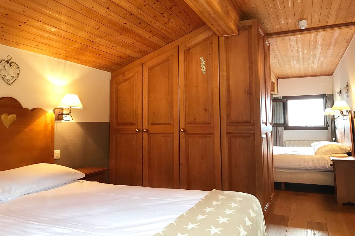 Family Suite | In-room safe, desk, cots/infant beds, free WiFi