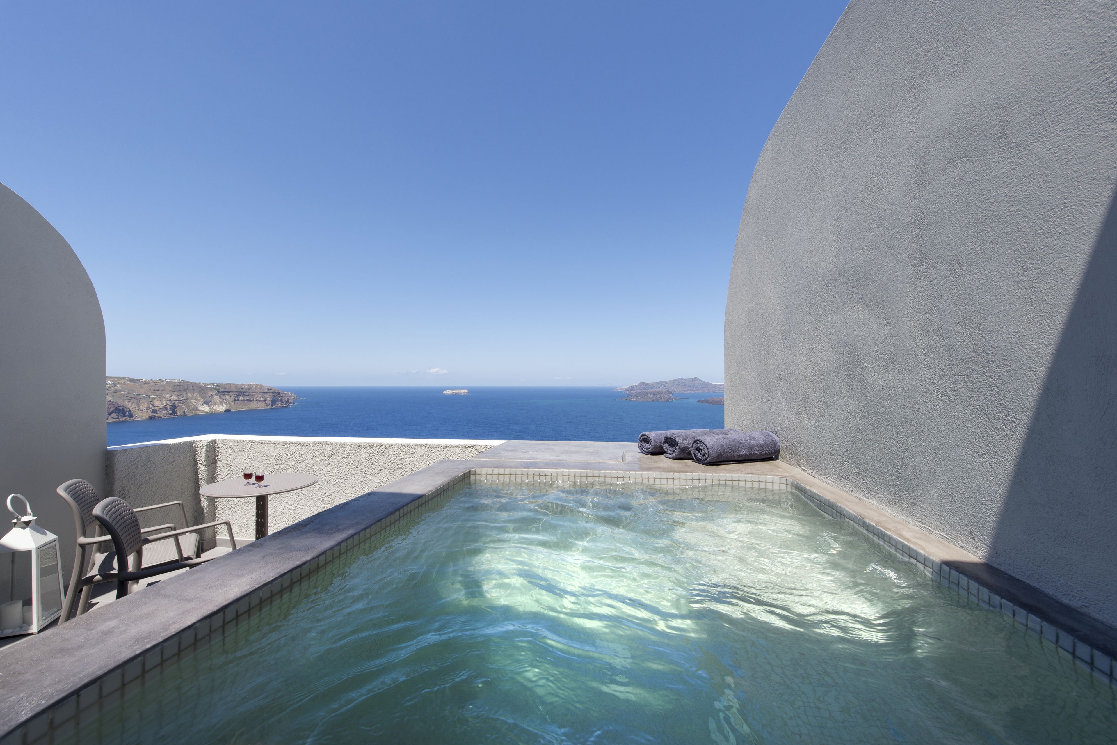 deluxe suite, jetted tub | view from room