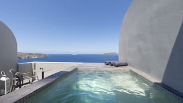 Deluxe Suite, Jetted Tub | View from room