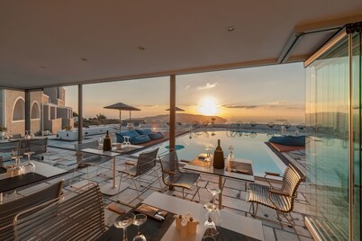 Caldera's Dolphin Suites