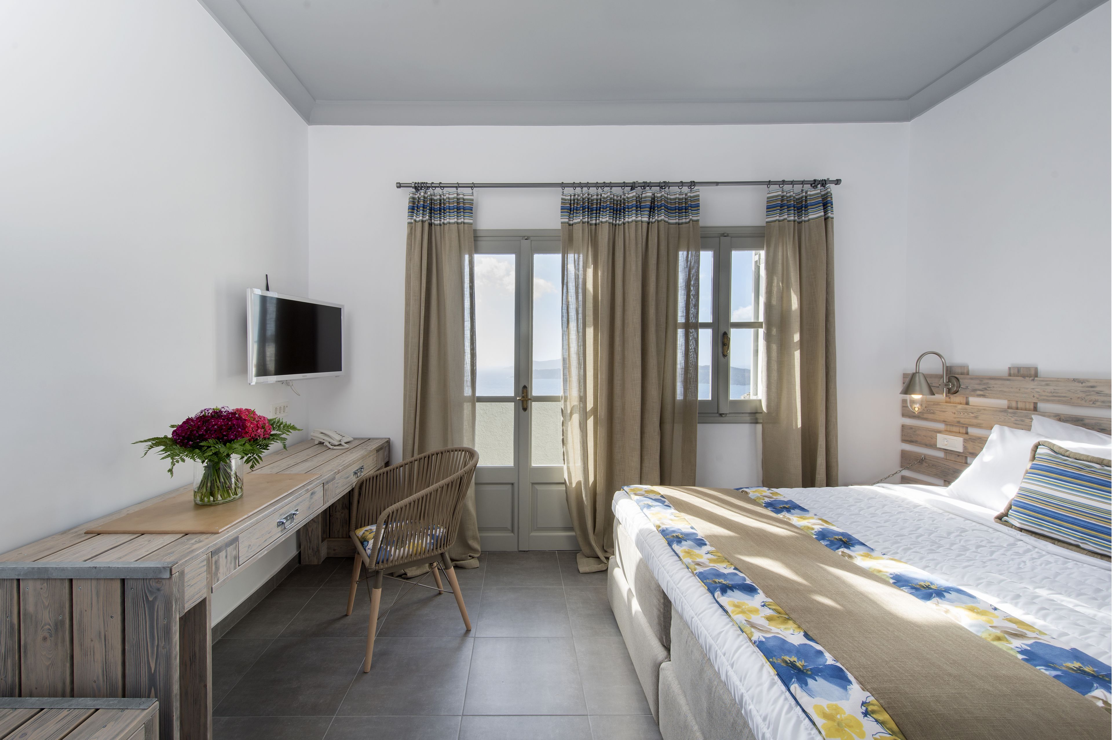 2 bedrooms, in-room safe, soundproofing, free wifi