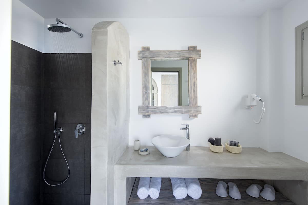 rainfall showerhead, free toiletries, hair dryer, bathrobes