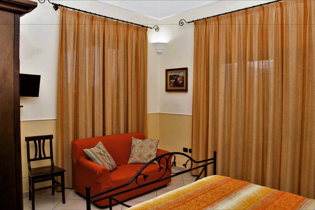 1 bedroom, down comforters, WiFi (free), bed sheets