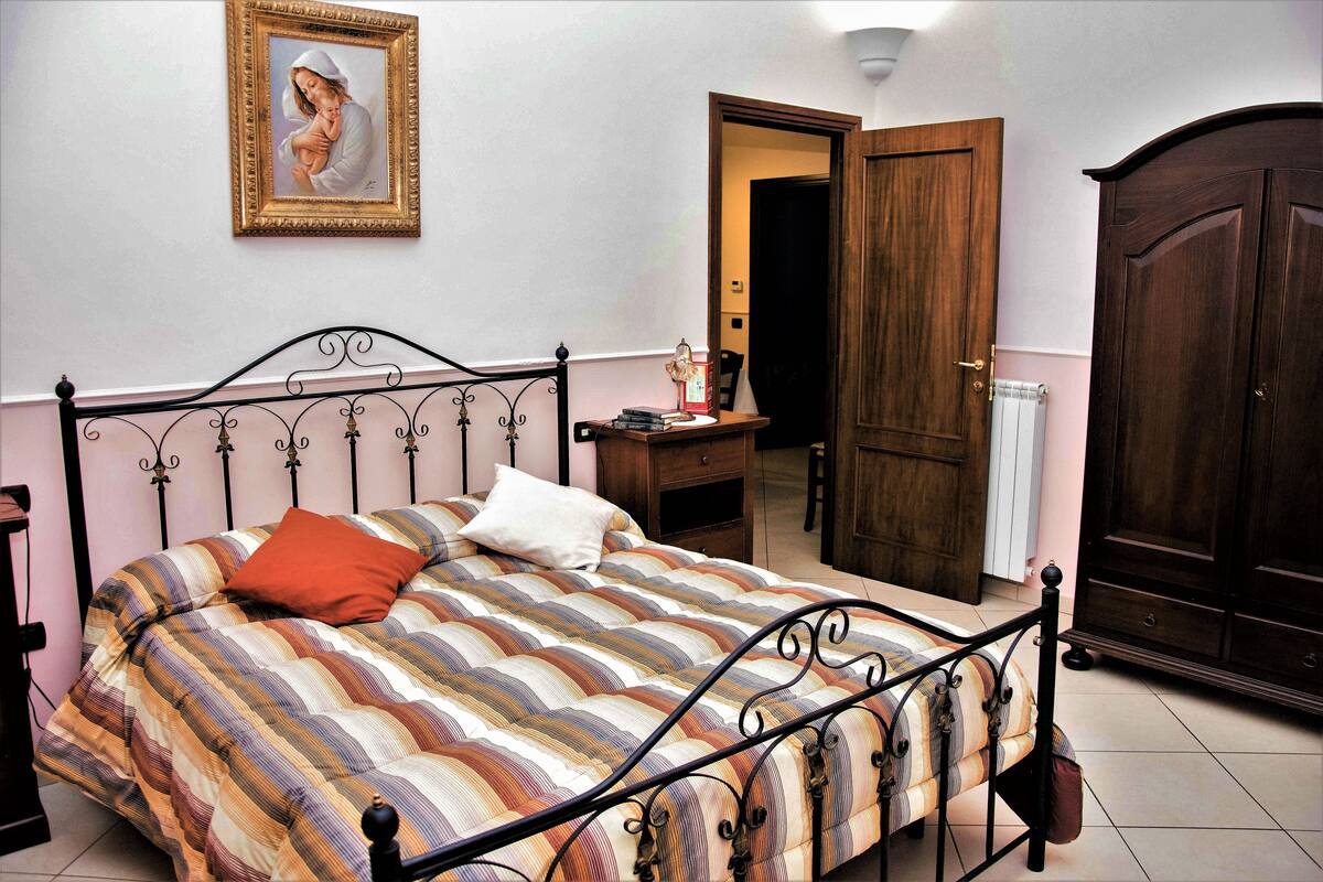 1 bedroom, down comforters, WiFi (free), bed sheets