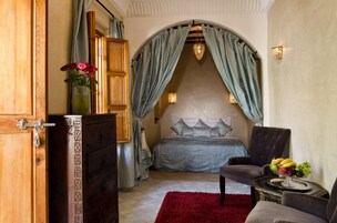 Room (Johara) | Egyptian cotton sheets, premium bedding, Select Comfort beds