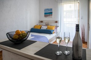 Apartment for 4 people | Sábanas de algodón egipcio y caja de seguridad en la habitación 