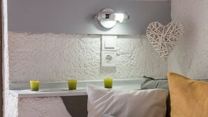 Unclassified image, 4 of 48, button - Amazona Apartments (Malevizi)