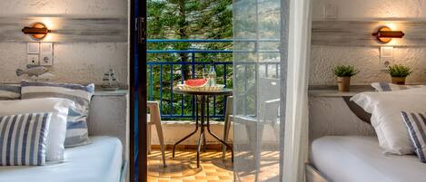 ملاءات من القطن المصري وخزنة داخل الغرفة وواي فاي مجانًا وملاءات أسرّة