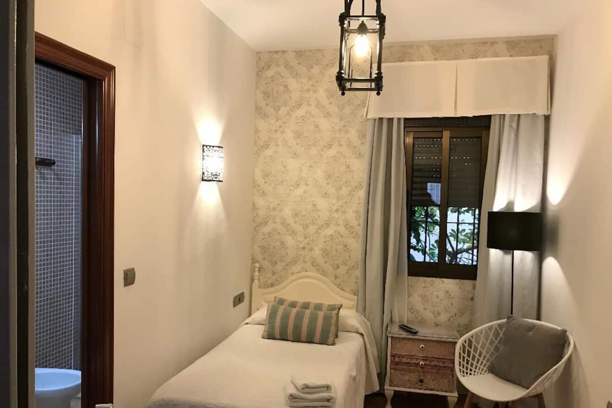 In-room safe, desk, soundproofing, free WiFi