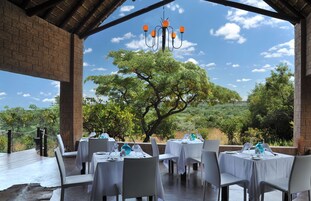 供应早餐和晚餐