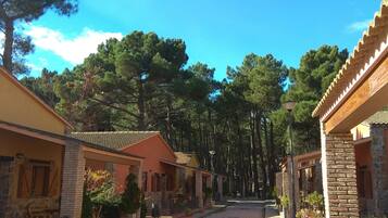 Vista frontal de la propiedad