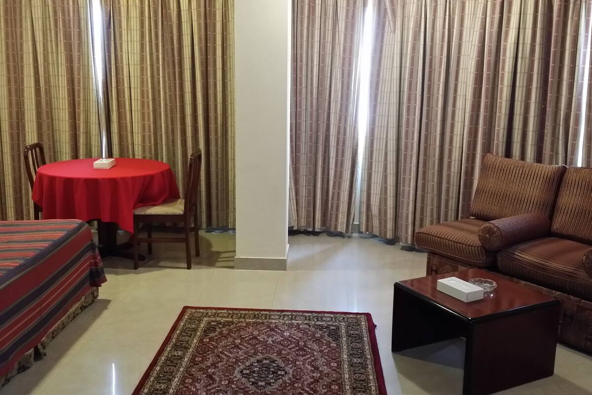 Suite, 2 Bedrooms | Living area