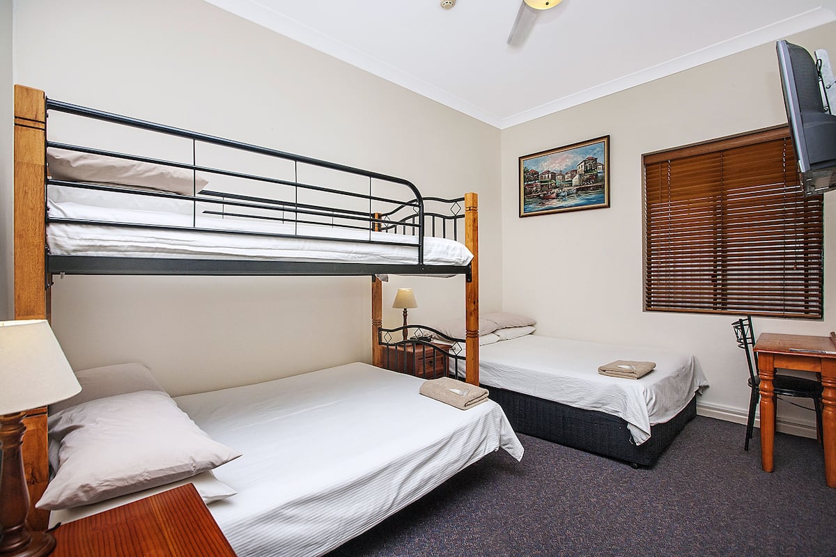 Family Room, Multiple Beds, Ensuite | Desk, iron/ironing board (on request), WiFi (free)