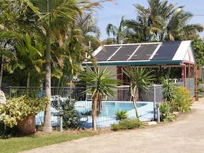 حمّام سباحة خارجي