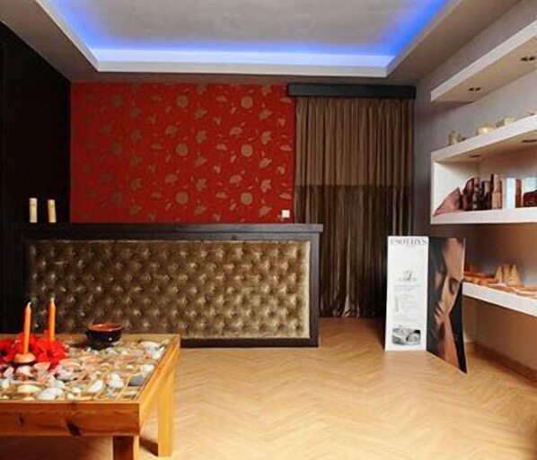 Sauna seca, banheira de hidromassagem, tratamentos corporais