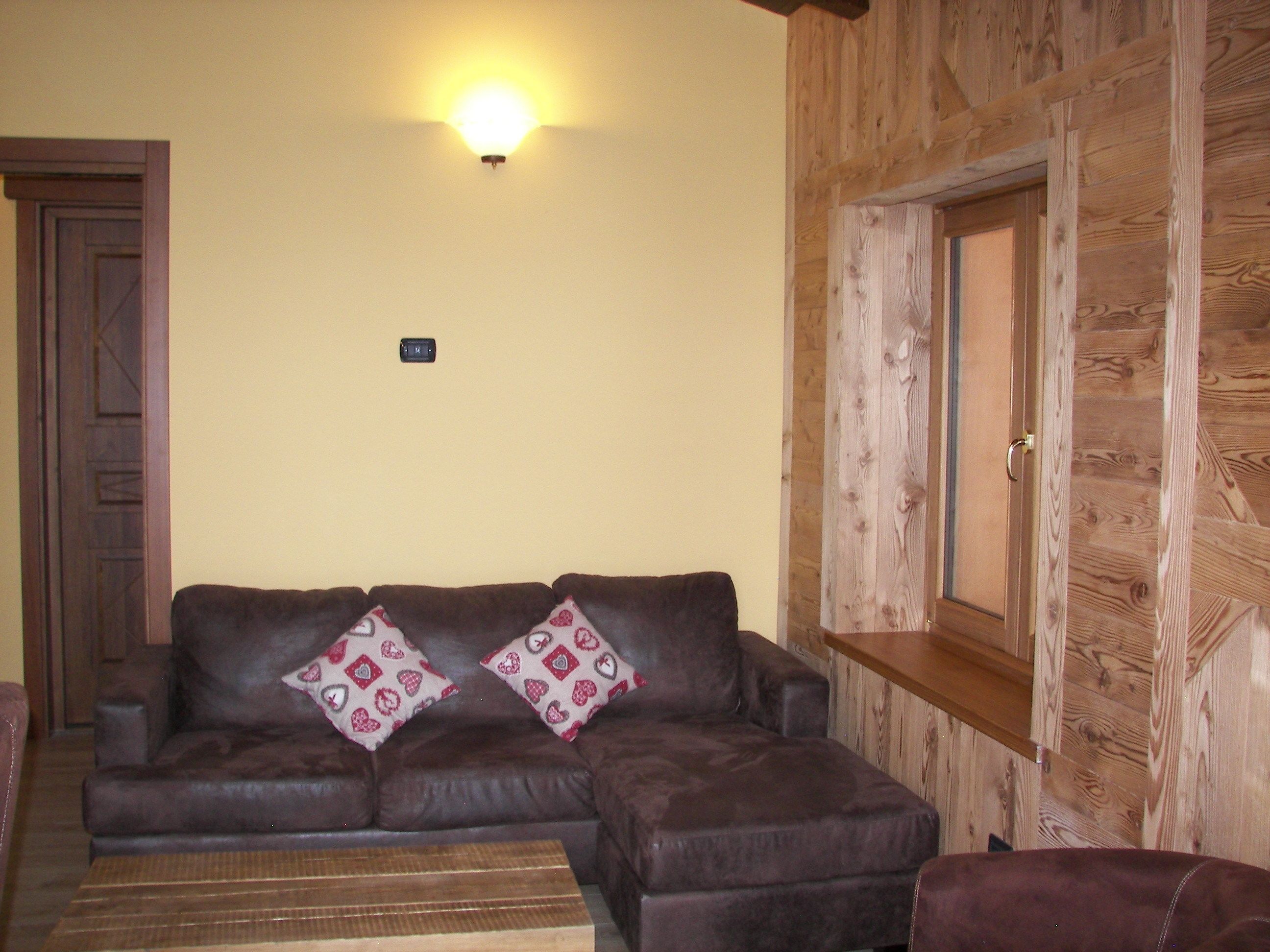 superior apartment, 2 bedrooms, kitchen, mountain view | living room