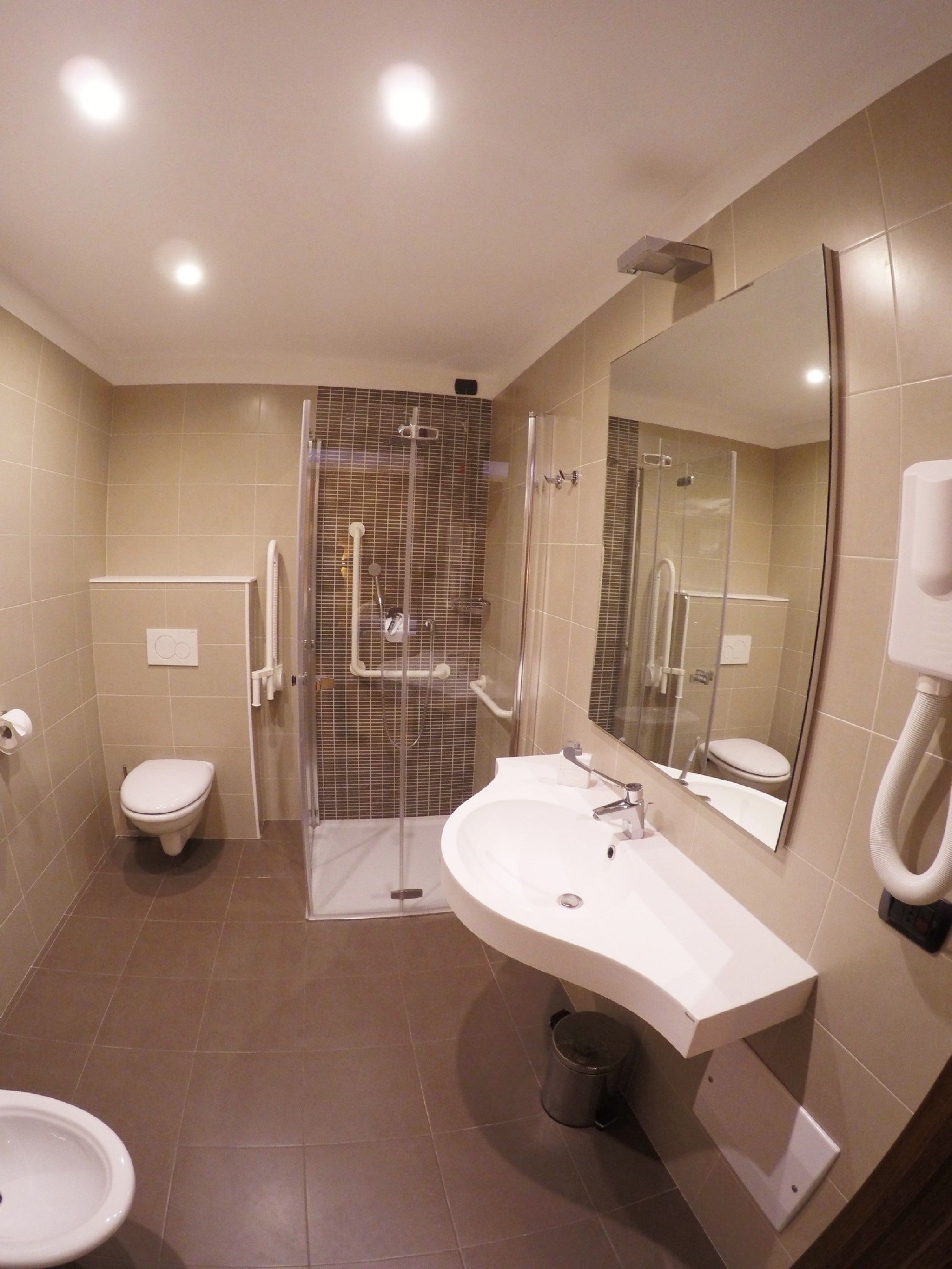 family apartment, 1 bedroom, kitchen, garden view | bathroom | shower, rainfall showerhead, hair dryer, bidet