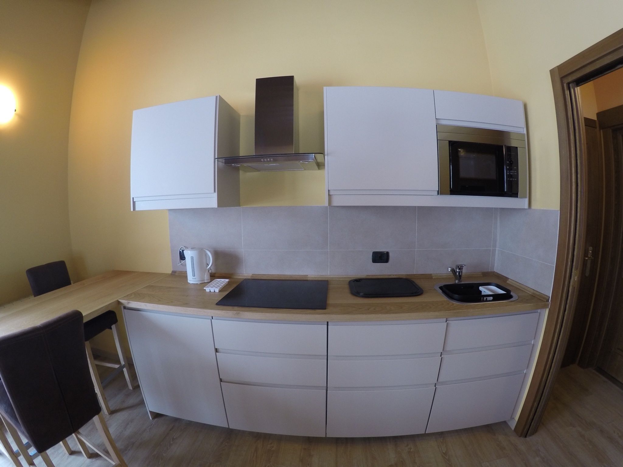 superior apartment, 2 bedrooms, kitchen, mountain view | private kitchen | toaster