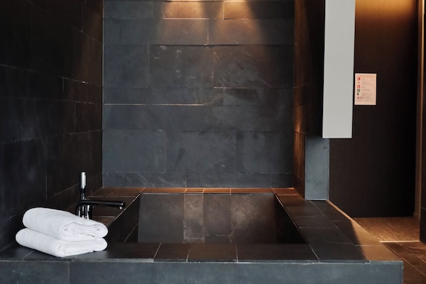 Suite (wellness included) | Blackout drapes, soundproofing, cribs/infant beds, free WiFi