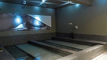 Sauna, bain Ă remous, hammam