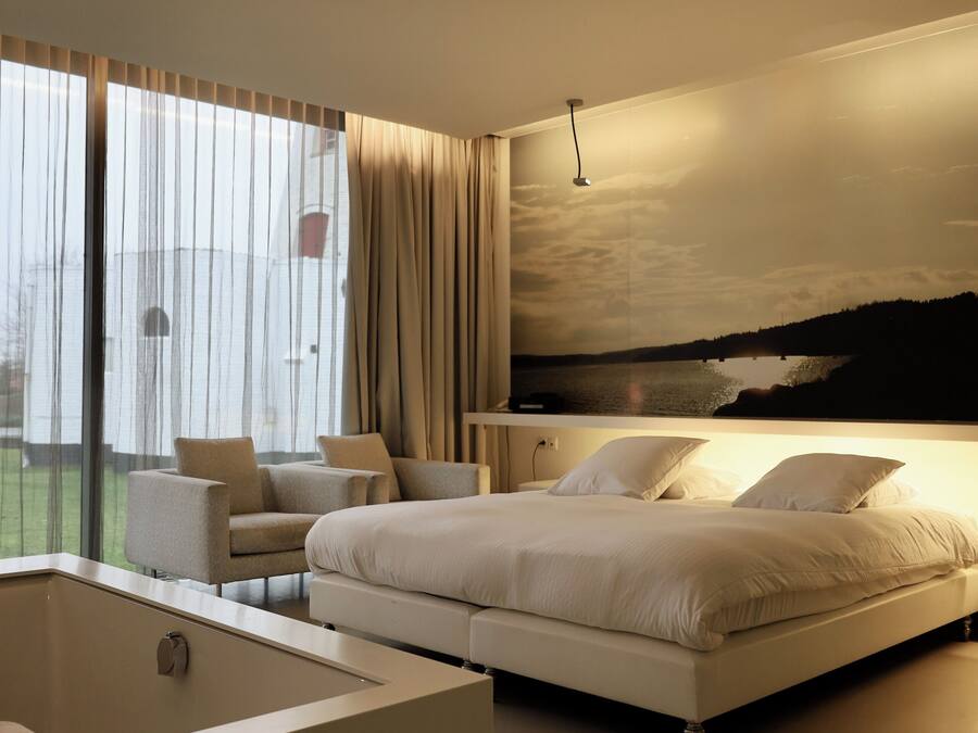 Blackout curtains, soundproofing, cots/infant beds, free WiFi